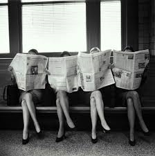 Mujeres leyendo